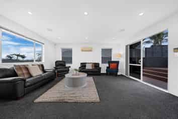 10 Sapperton Drive, Henderson