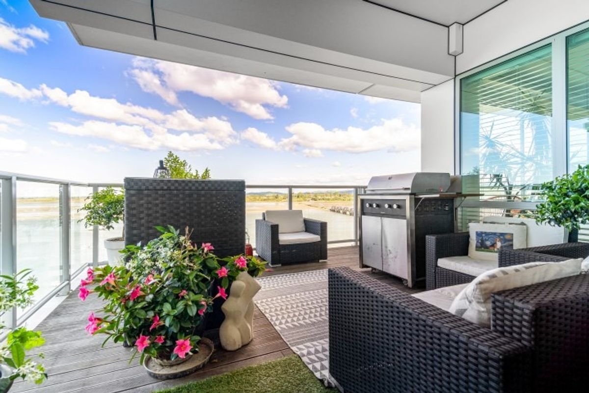 Stunning Tenth Floor Furnished Apartment Available - Devonport Towers - Pohľad 5