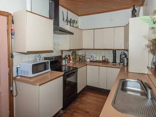 8 Draffin Road, Poroti