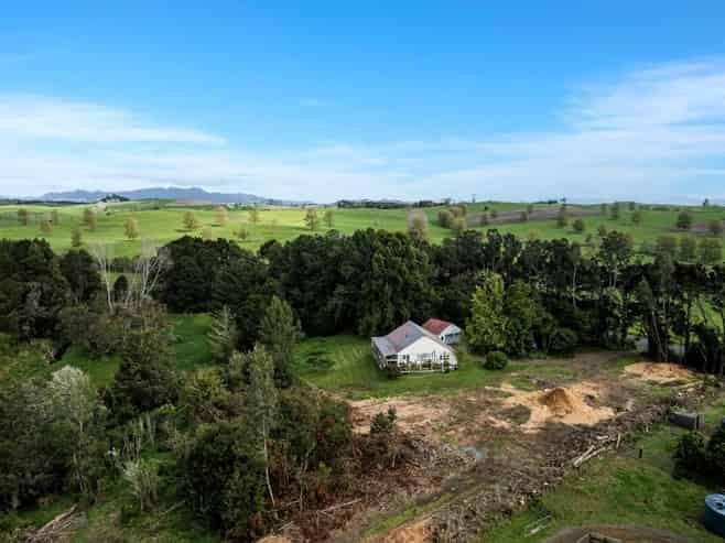 8 Draffin Road, Poroti
