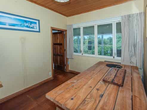 8 Draffin Road, Poroti