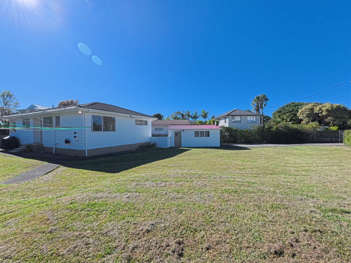 Comfortable Three Bedroom House in Torbay, Torbay