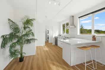 135 Muri Road, Pukerua Bay