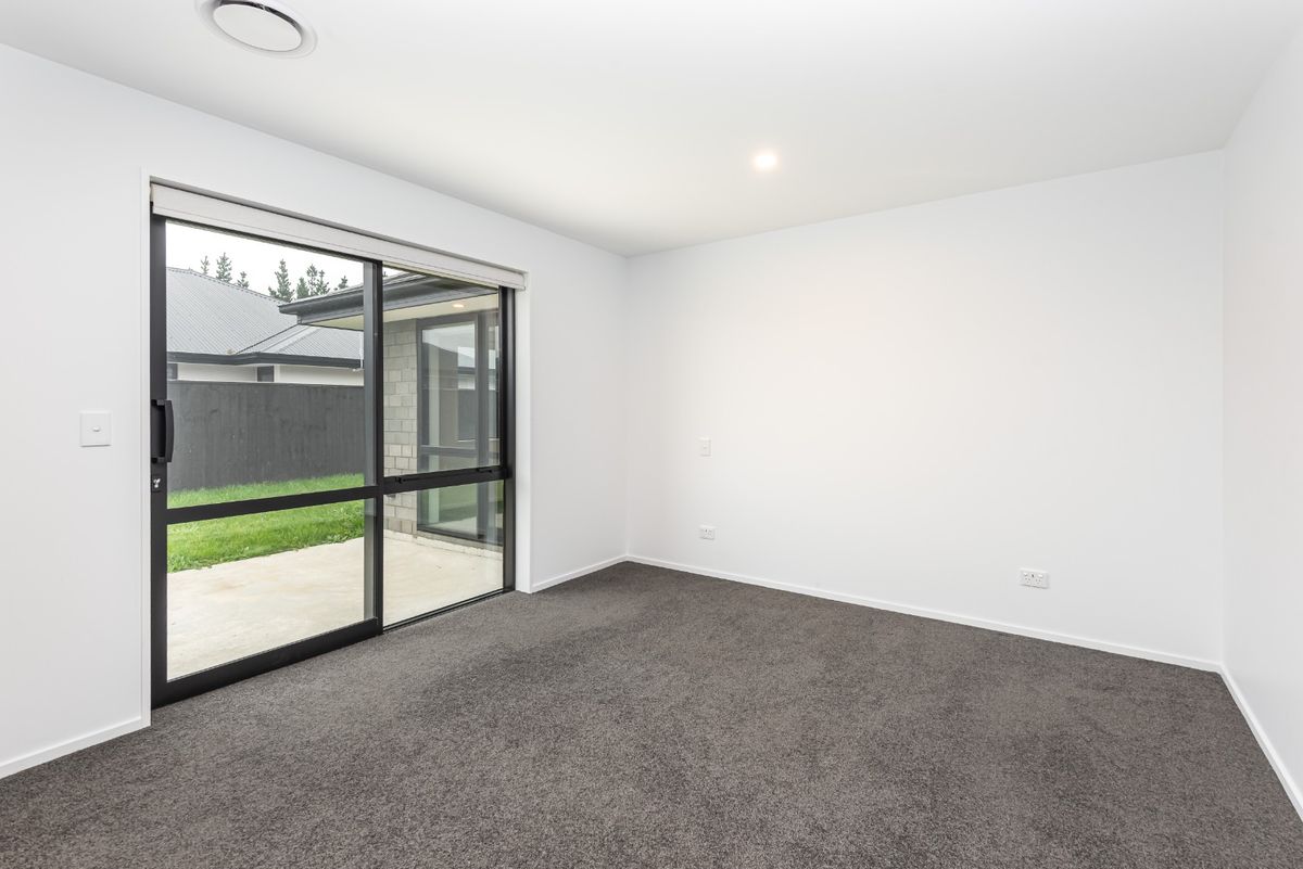 Elegant Living and Spacious Comfort - Mehr