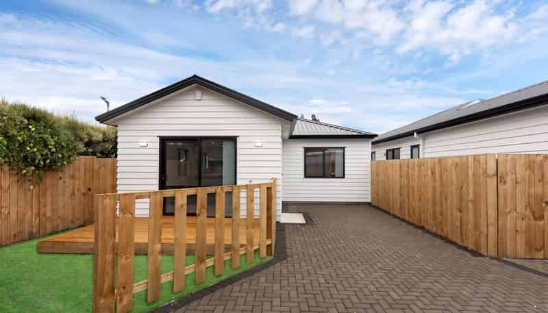 37D Clarkson Crescent, Otara