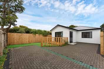 37D Clarkson Crescent, Otara