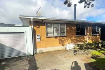 690B Richardson Road, Mount Roskill