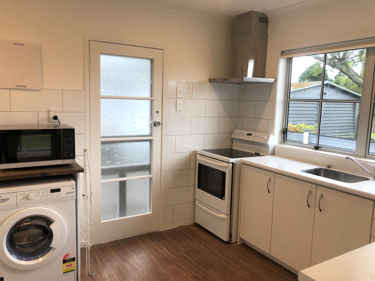 Semi Furnished Two Bedroom Home - Widok 5