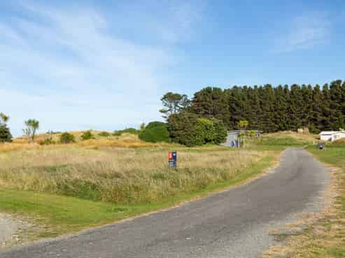 7 Nunu Drive, Flat Point
