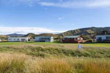 7 Nunu Drive, Flat Point