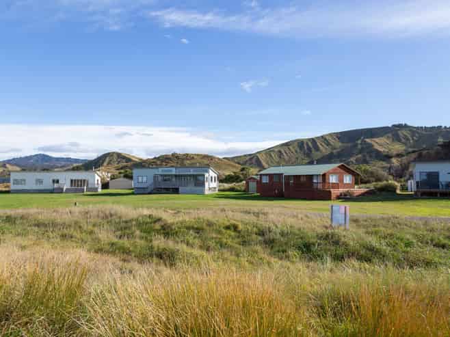7 Nunu Drive, Flat Point