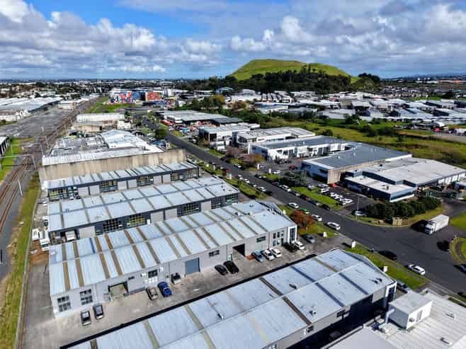 1097sqm premium industrial facility - St Johns