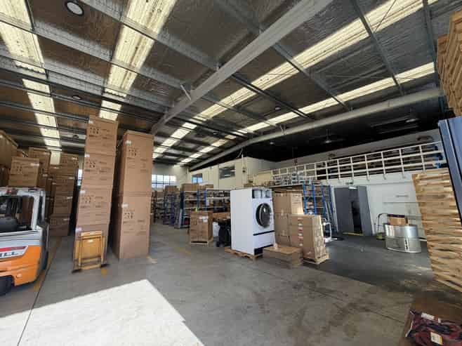 1097sqm premium industrial facility - St Johns