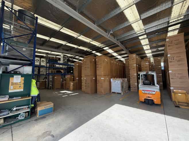 1097sqm premium industrial facility - St Johns