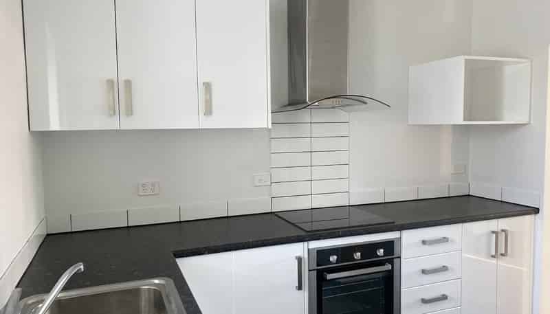 83 Whites Line East, Waiwhetu