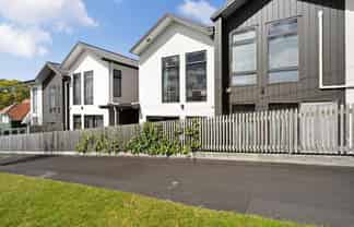 2/25 Thackeray Street, Hamilton Lake