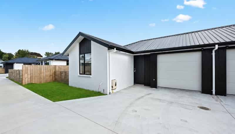 2/17 Bolmuir Road, Forest Lake