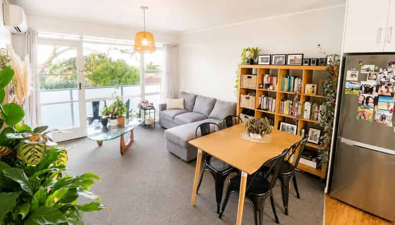 4/77 Old Lake Road, Devonport