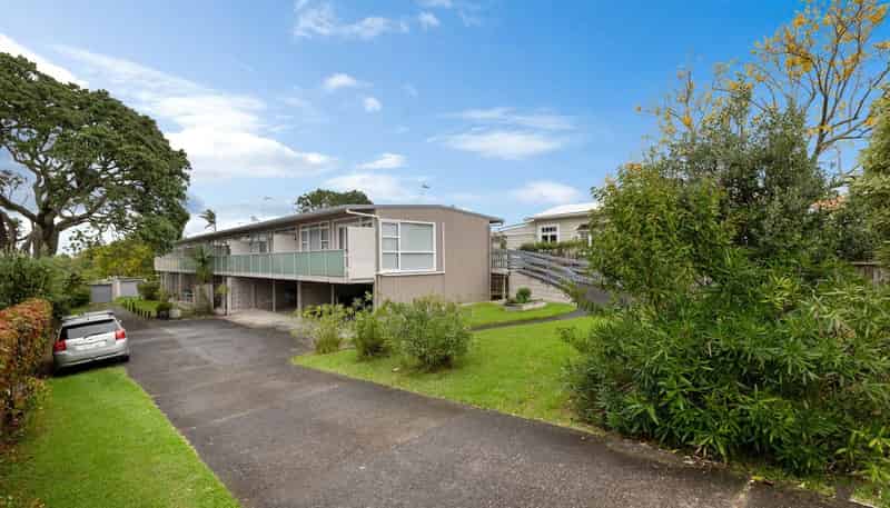 4/77 Old Lake Road, Devonport