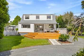 15 Taupaki Road, Taupaki