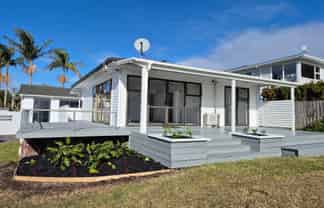 6 Beach Road, Manly