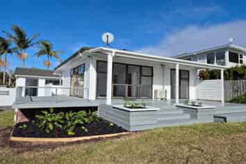 6 Beach Road, Manly