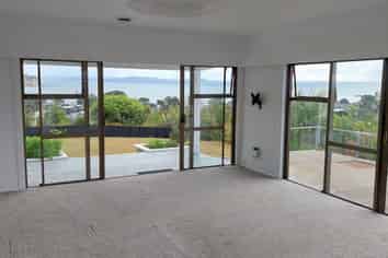 6 Beach Road, Manly