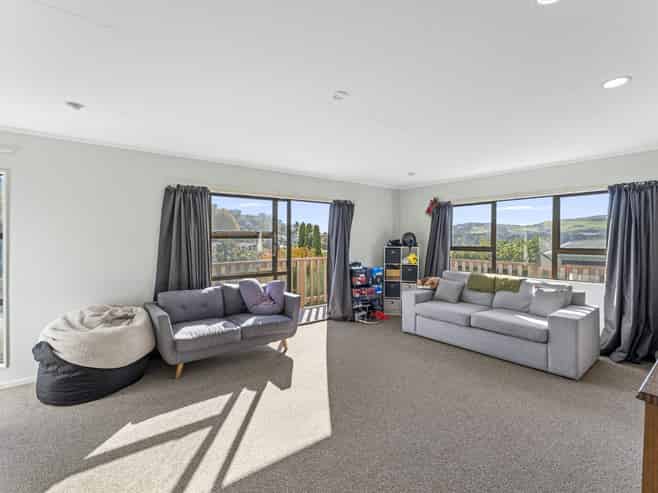 2/8 Cherry Avenue, Enner Glynn