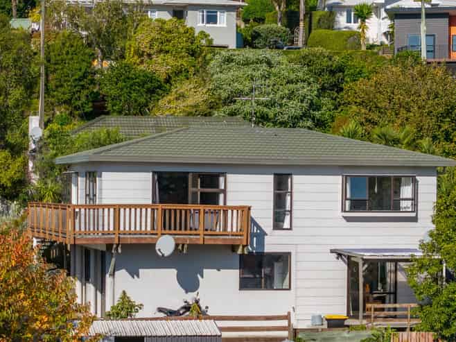 2/8 Cherry Avenue, Enner Glynn