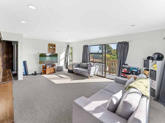 2/8 Cherry Avenue, Enner Glynn