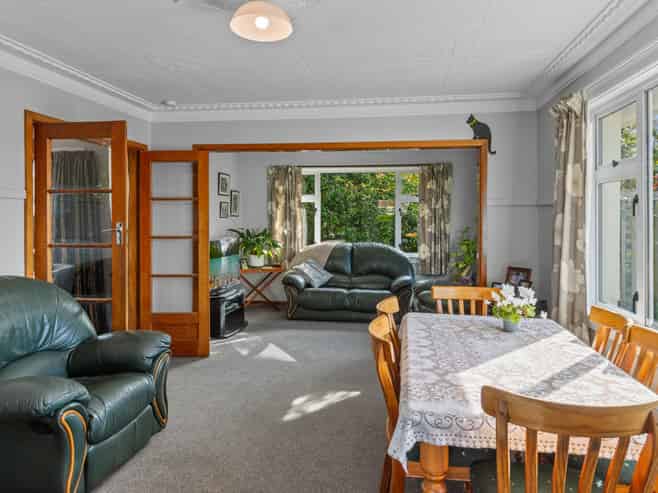 79 Weston Road, Weston