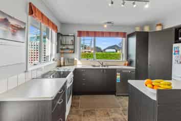 79 Weston Road, Weston