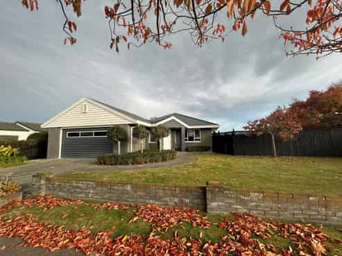 17 Whiting Crescent, Greenmeadows