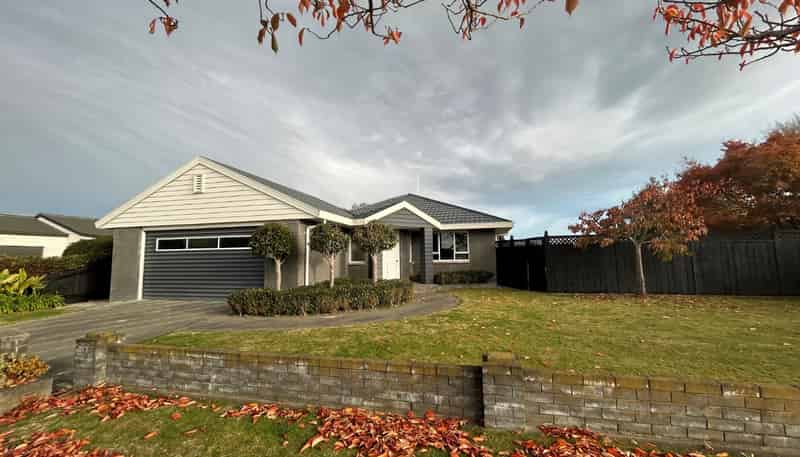 17 Whiting Crescent, Greenmeadows