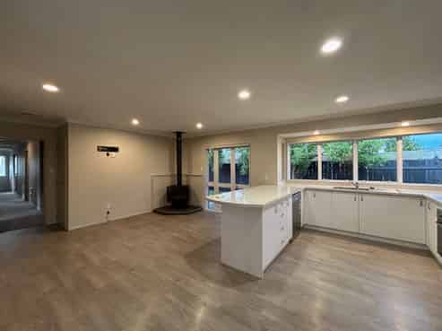 17 Whiting Crescent, Greenmeadows