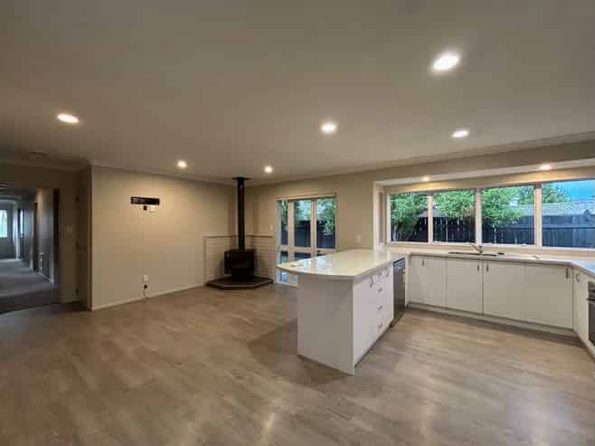 17 Whiting Crescent, Greenmeadows