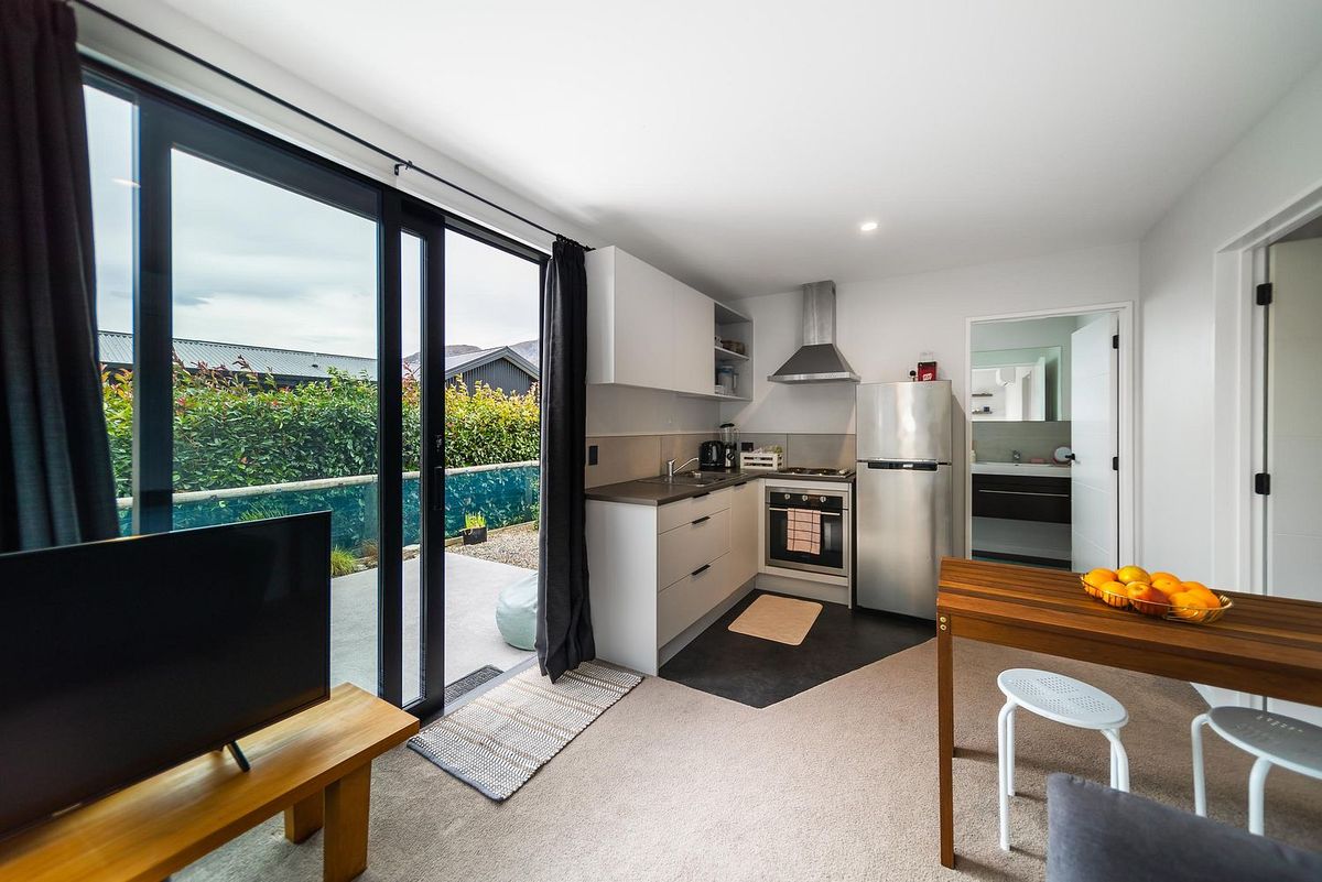 Cute New Build Studio in Queenstown, Lower Shotover