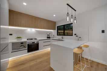 25 Taipahitini Road, Karaka
