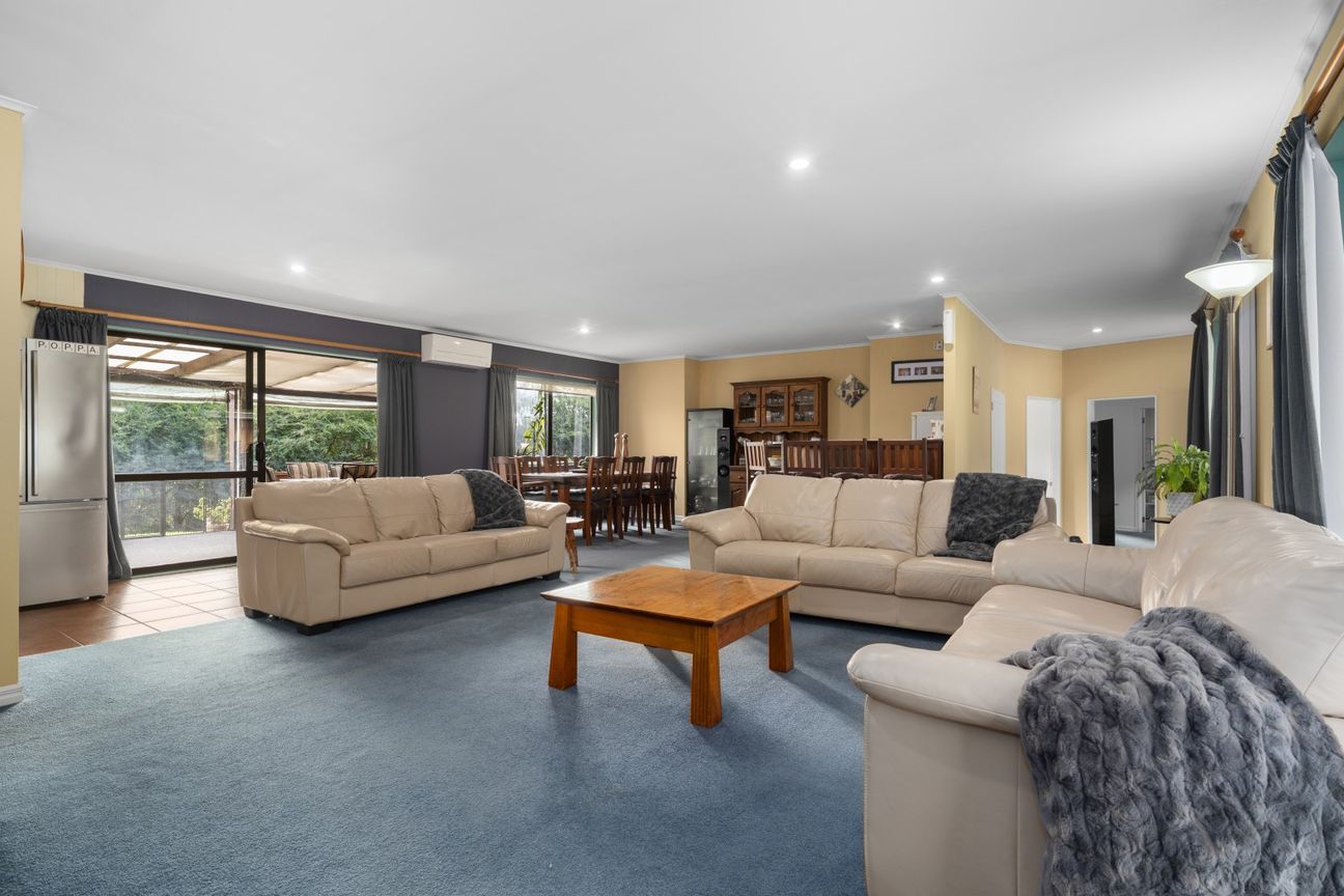 Supplementary Income, Family home & room to graze. - Aanzicht 5