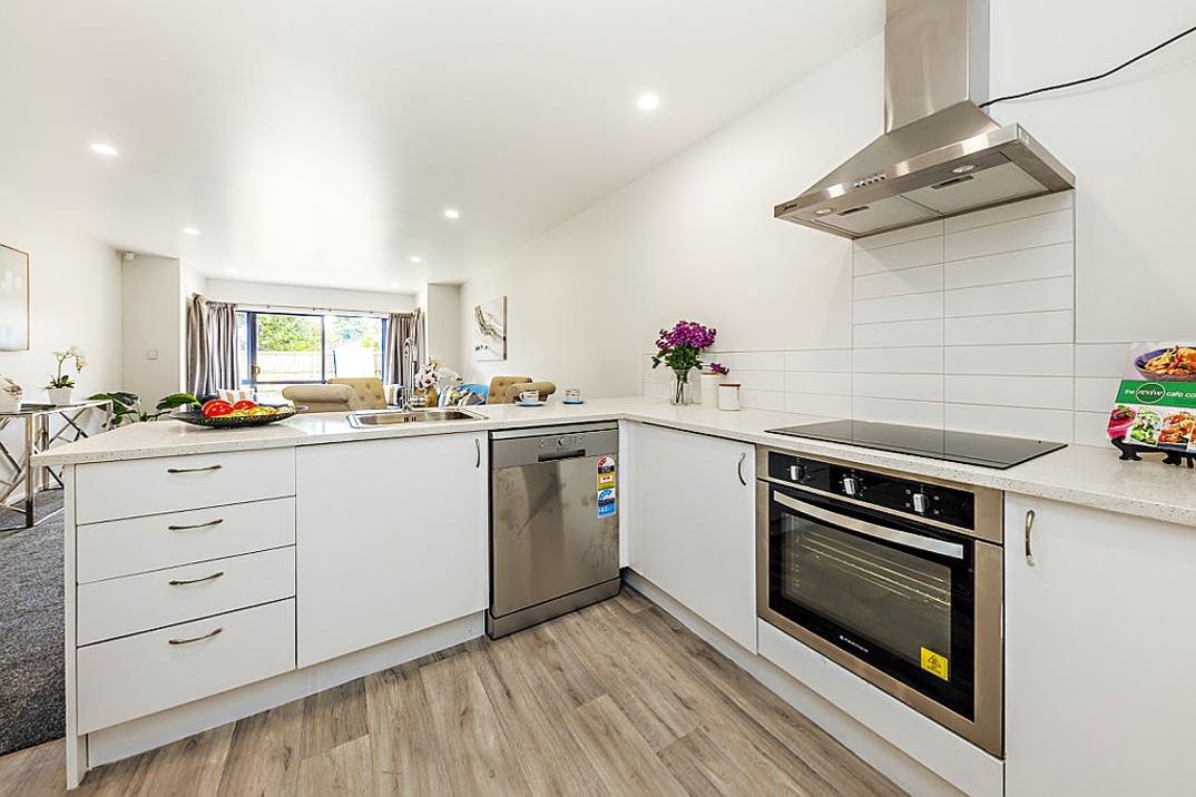 Modern & Convenient Living in the Heart of Mangere East - Widok 4