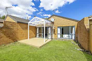 4/202 Massey Road, Mangere East