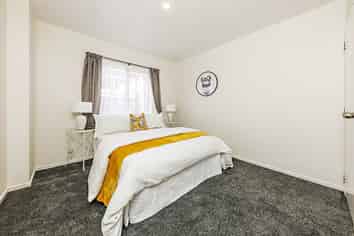 4/202 Massey Road, Mangere East