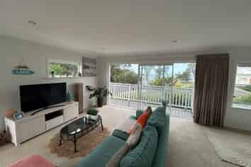 8A Gray Cresent, Torbay