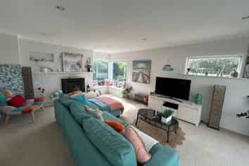 8A Gray Cresent, Torbay