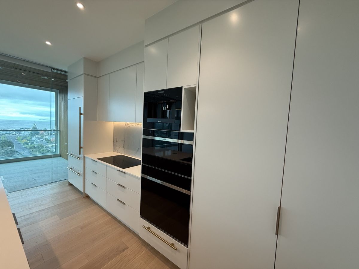 Level 8 Apartment with Loggia at Omana North, Milford - Поглед 5