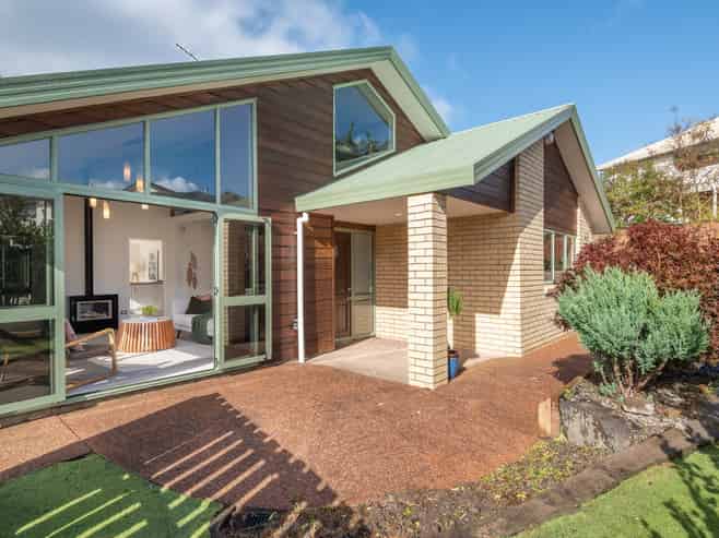 43 Unsworth Drive, Unsworth Heights