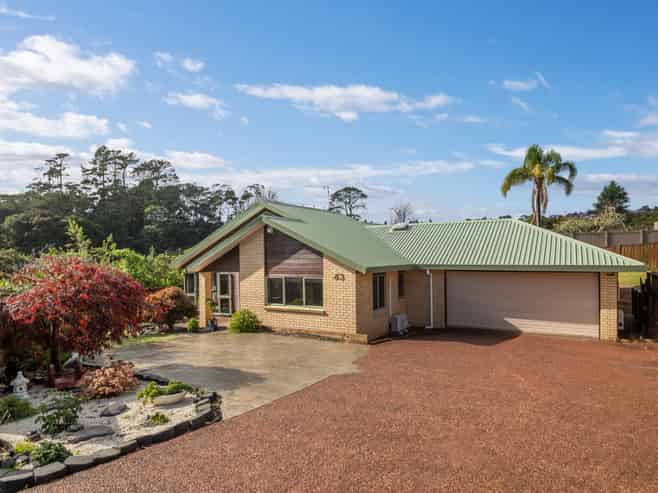 43 Unsworth Drive, Unsworth Heights