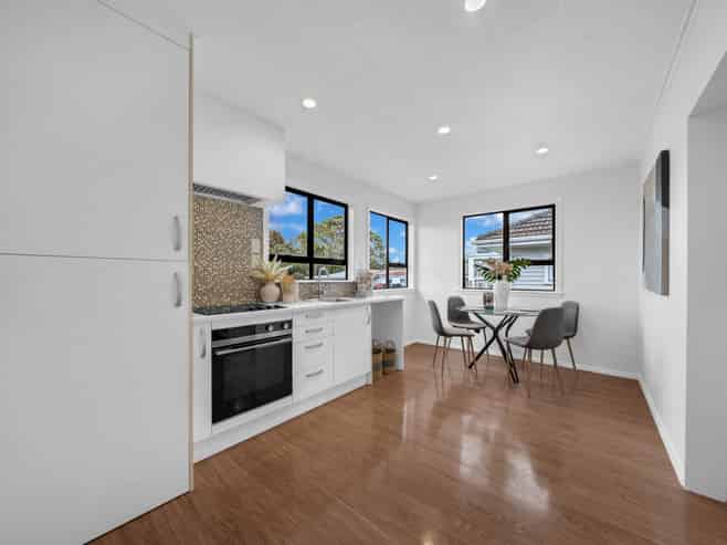 6 Peachgrove Road, Te Atatu Peninsula