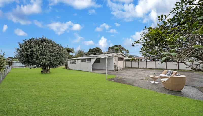 6 Peachgrove Road, Te Atatu Peninsula