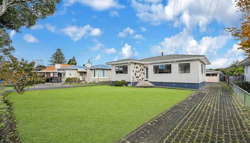 6 Peachgrove Road, Te Atatu Peninsula